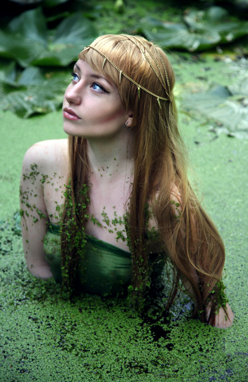 blathh:  Actual Mermaid. Photographer & MUA: Sophie BooseyModel: Blath 