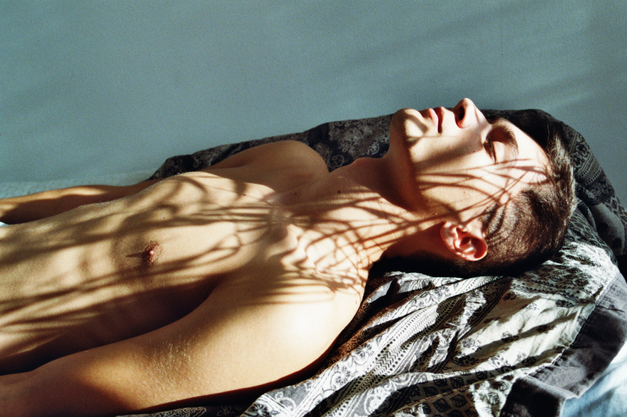 sean-clancy:  From “Liegende Schönheiten” (“Lying Beauties”) by Joseph Wolfgang