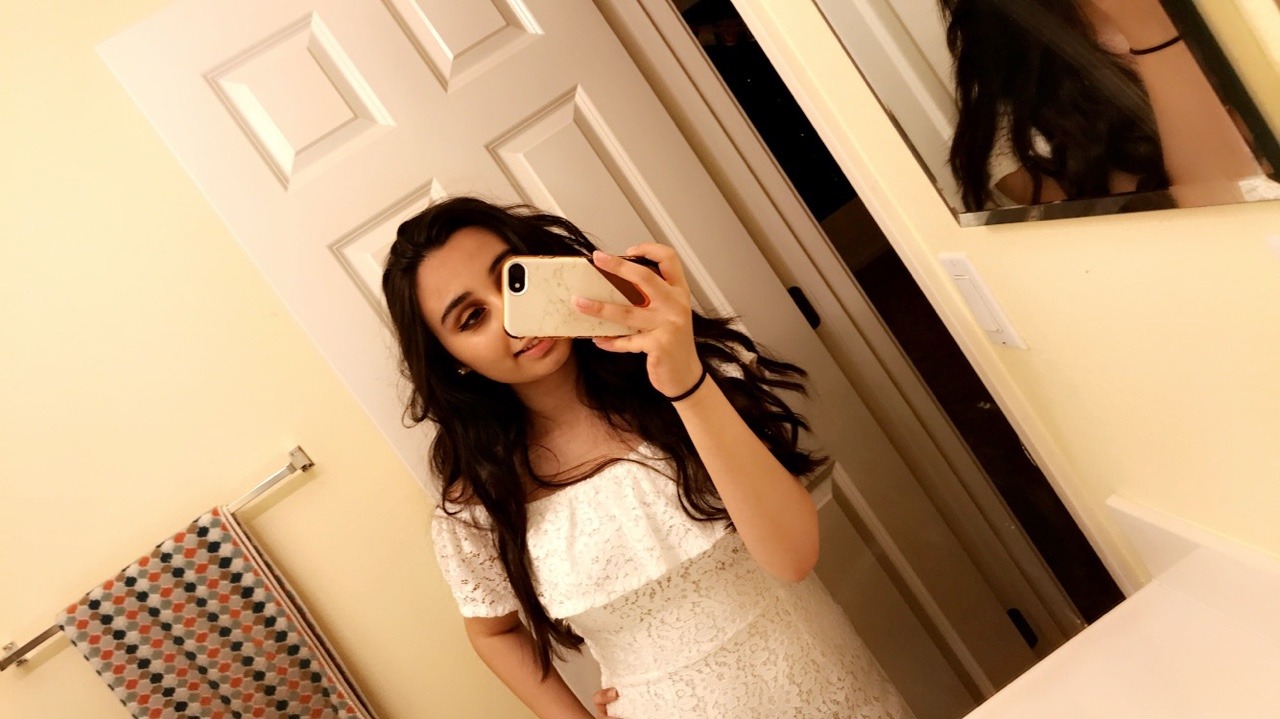 tahmella:  Dear all my 530 tumblr followers…. I AM NOW A HIGH SCHOOL GRADUATE 👩‍🎓.