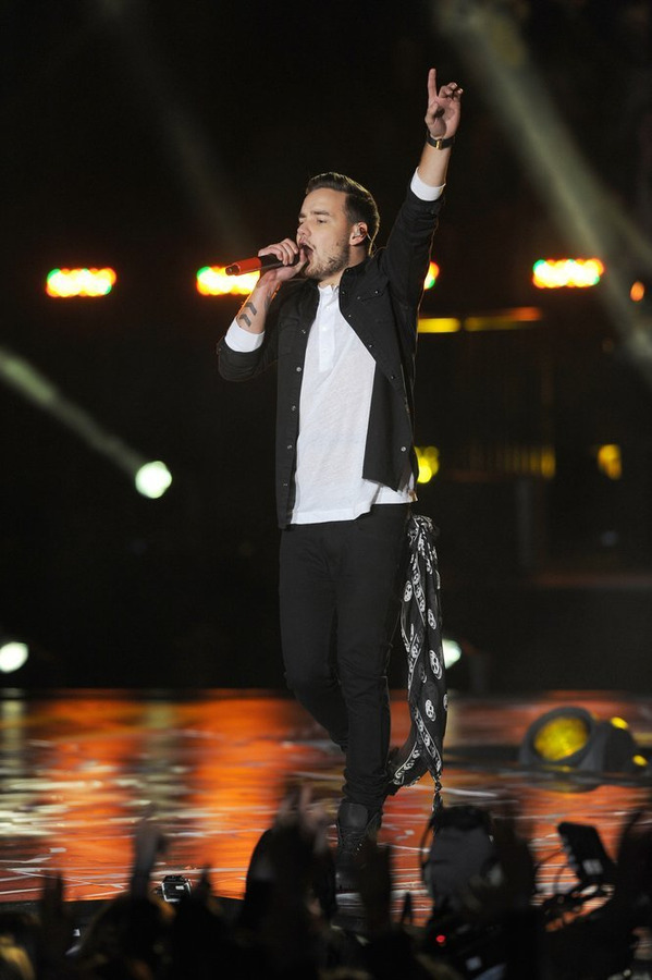 direct-news:  First Look: One Direction Celebrates ‘Four’ in NBC TV Special (airs