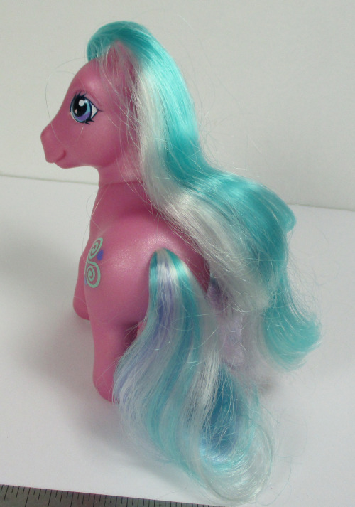 It’s My Little Monday!With…G3 Pony First Version Toola Roola!This is an interesting one, firs