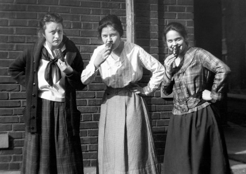 oddwomen: Three women eating pickles, c. 1918