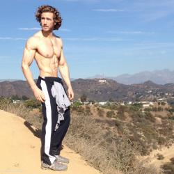 eugeniosillerofficial:  RUNYON CANYON / L.A.View more Eugenio