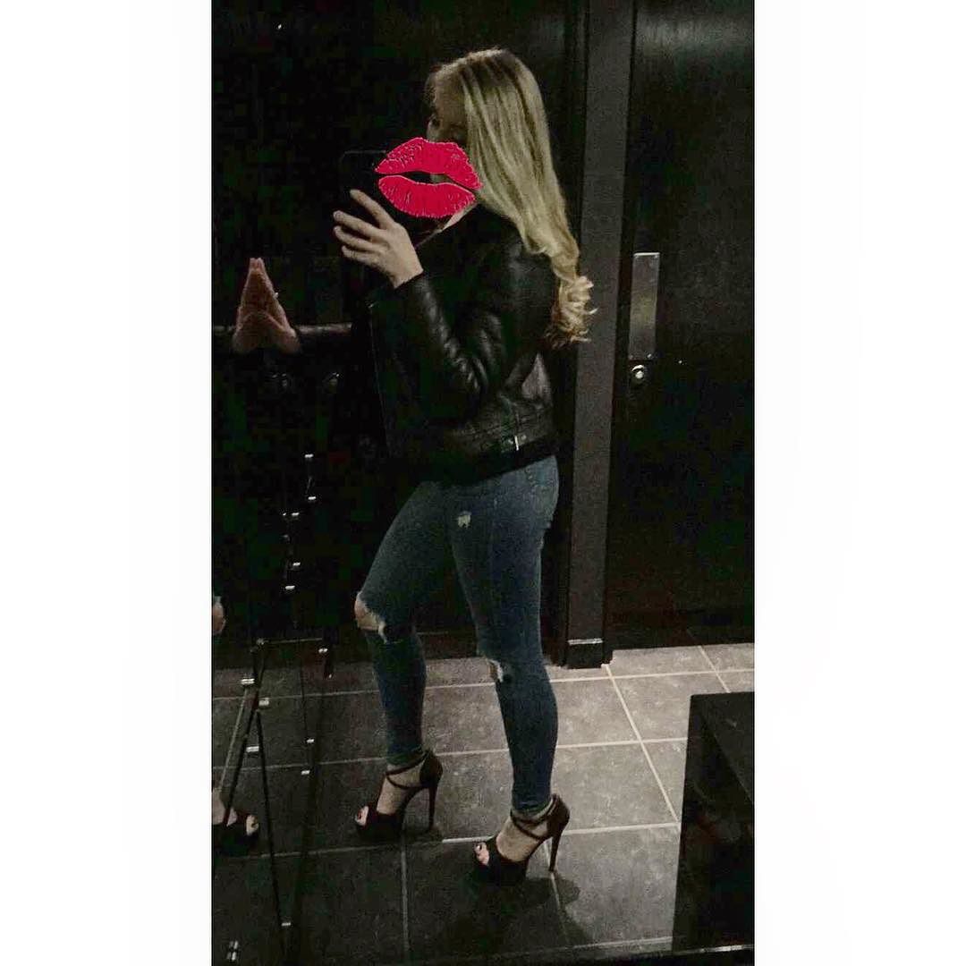 Last night 👈 by bethanylilyapril