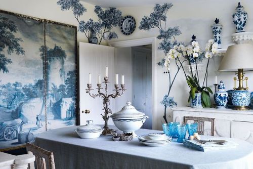 The blue-and-white scheme of this dining room belonging to interior designers Philip Vergeylen and P