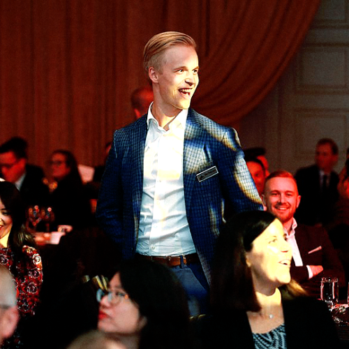 gabelandeskog:_eliaspettersson: Great time at the annual Sports Celebrities Festival gala! And Taylo