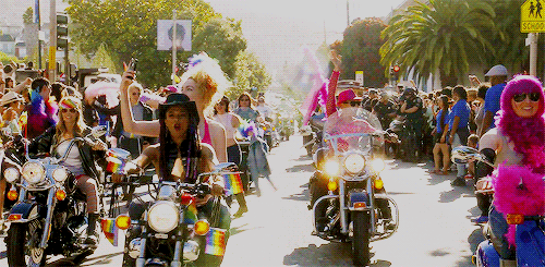 s8gif:  LOVE IS LOVE 