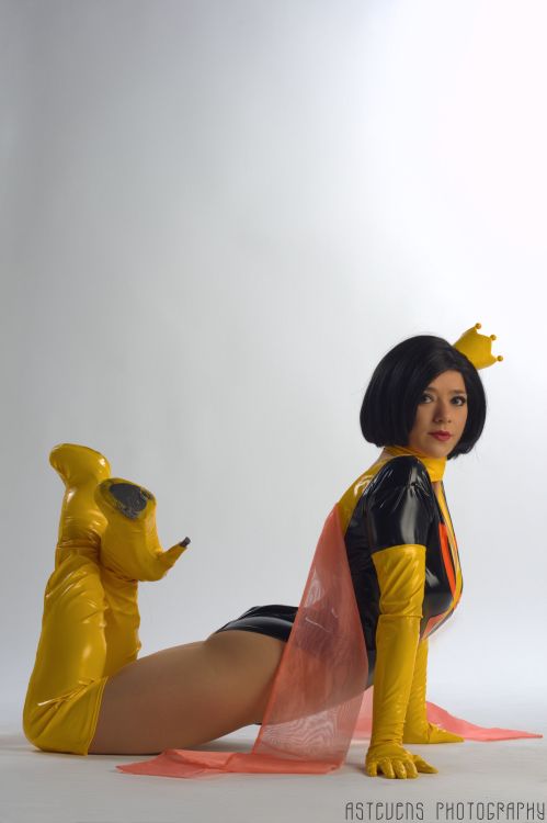 hotcosplaychicks:  Dr. Mrs. The Monach Stand Tall by HollyGloha Check out http://hotcosplaychicks.tumblr.com for more awesome cosplay and our new Cosplay Chat Room and Screen room:http://hotcosplaychicks.tumblr.com/chat