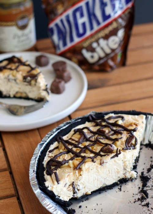 foodfuckery:NO-BAKE SNICKERS PIE Recipe