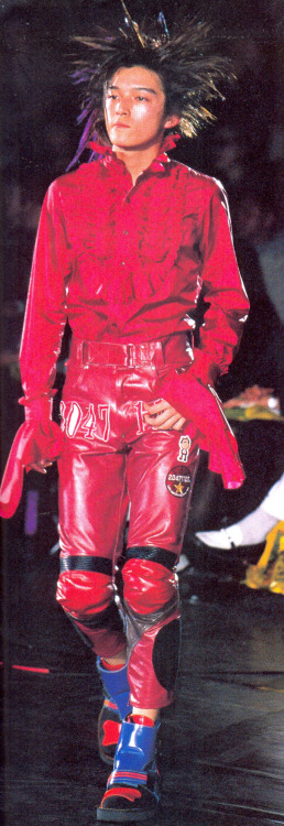 archivings:    20471120 Fall/Winter 1999  