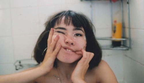 mustardskies:cast me in ur low budget short film  Instagram: @bronia.kidd