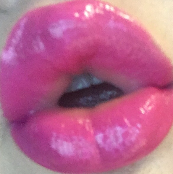 pink-doll-lips:  Buxom’s VaVa Plump in Dare Me w Dior Addict Lip Maximizer in Holo