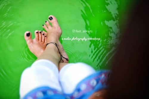 Black Nails & Anklets  . . Click @nitheshpt  . . #photographylovers #photooftheday #photography 