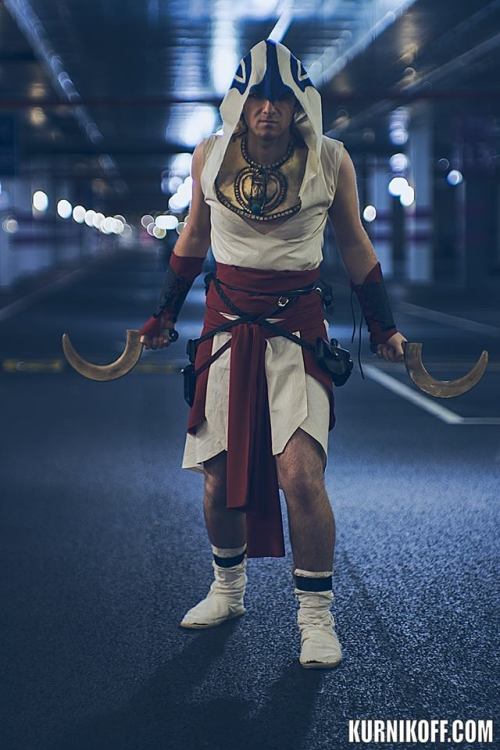 callamon:  I LIKE ASSASSIN COSTUMES OKAY