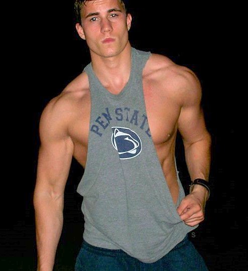 texasfratboy:  damn, it looks like i should have gone to penn state!  yummy!