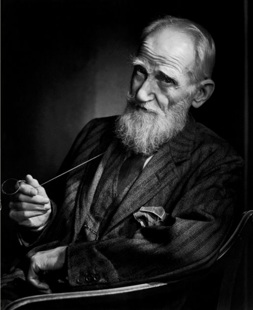 Nos 160 anos do nascimento de George Bernard Shaw, uma pequena amostra em imagens raras sobre o dramaturgo: 1. o jovem B. Shaw (sentado, em primeiro plano à direita) e May Morris (única mulher na foto), Henry Halliday (ao centro, em primeiro plano) e...