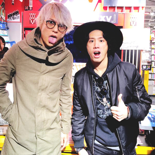salapaofiles:   ワ ン オ ク TORU and TAKA at 渋 谷 タ ワ レコ！ 