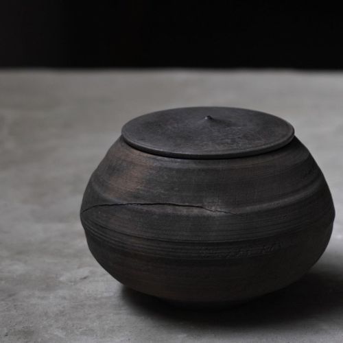 . ㅤㅤㅤㅤㅤㅤㅤㅤㅤㅤㅤㅤㅤ ㅤㅤㅤㅤㅤㅤㅤㅤㅤㅤㅤㅤ 蓋付 草木染 黒漆 さくら ㅤㅤㅤㅤㅤㅤㅤㅤㅤㅤㅤㅤ #lacquerware #urusi (FUKAI UMI swung) https: