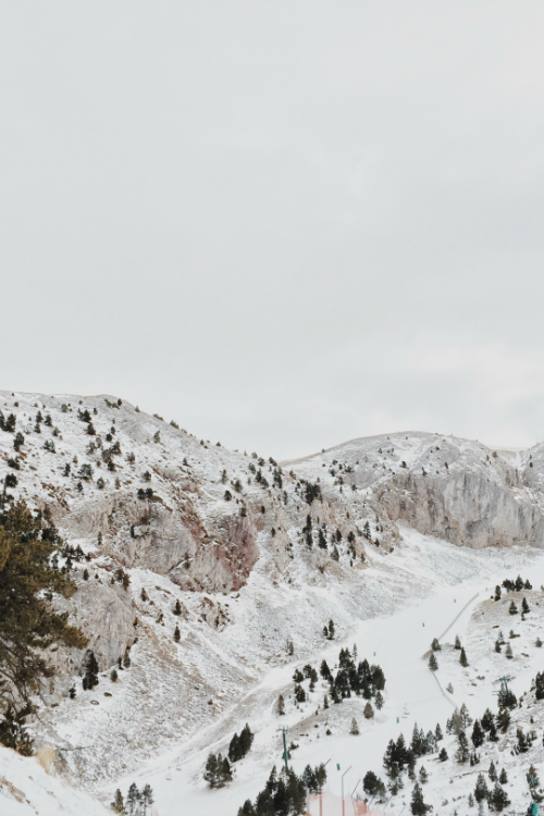 I yearn for a place far from here.