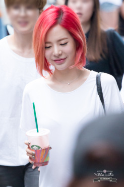 fy-girls-generation:  Pinkie Winkie 