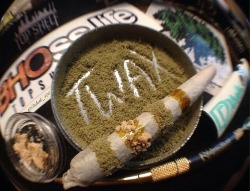 marybriannna:  lucid-lucas21:  Stay lifted!!  is this shesmokesjoints photo… ??