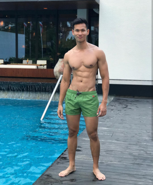 buraqil: ashamim: Woooow….Singapore Malay Guy.. Fiq-Fiq Big dick top. Now this i believe