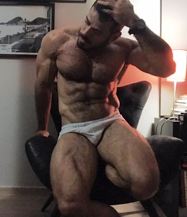 hairyandmuscle:  beardburnme:  pedrao_gyn Instagram  Ohh