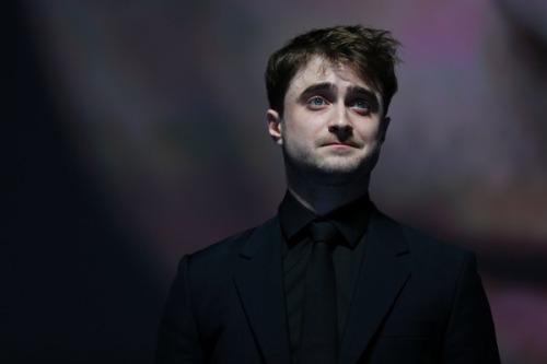 #DanielRadcliffe reacts on stage after receiving the &ldquo;Hollywood Rising Star Award&rdqu