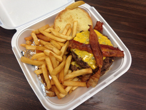 fatty-food:   	The 1lb Double Crisscross Burger by Scott Henderson 