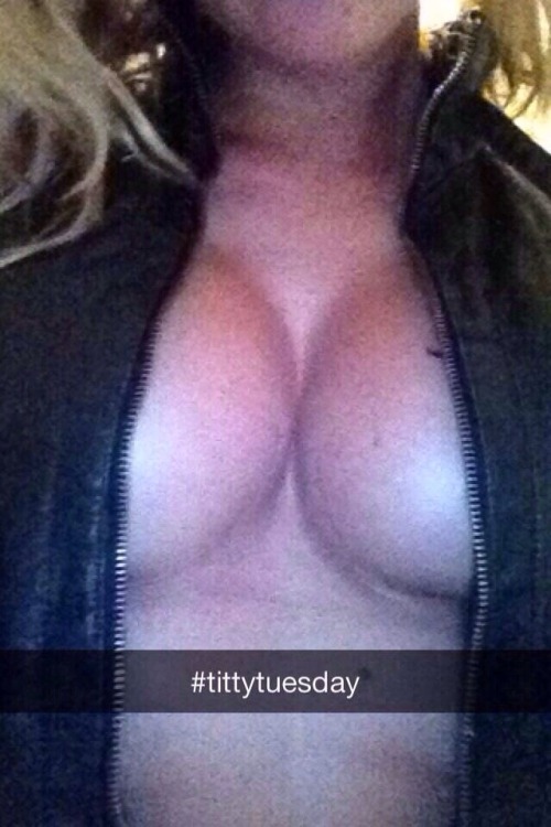 Porn photo collegesnaps:  More titty tuesdays! Kik: