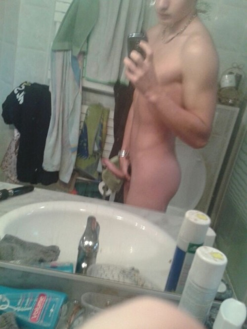kikboy12-blog:  Boy from turky, like to give me a show :) 