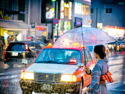 tokyo-fashion:  Rainy night in Harajuku tonight.
