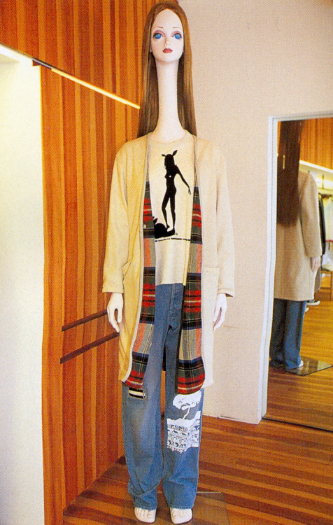 docpile:mannequin by ed tsuwaki for his label and store “nakEd bunch”, fall 2003