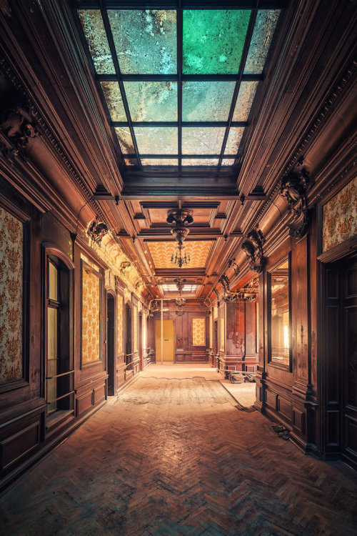 nevver:  Beautiful decay, Matthias Haker 
