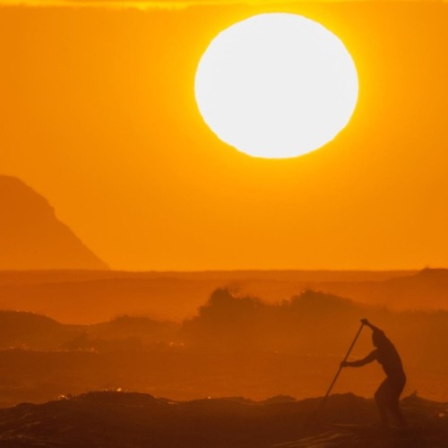 North Shore, Oahu. The Epic Waves Draw Surfers From Across The Globe. Roughly Seven Miles Of Coastline