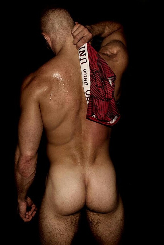 chit28:  Chris Marchant can play me like his violin anytime he likes. I bet he has