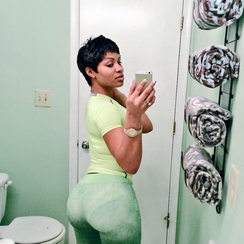 licmlo88:  cakesxpeachesxracksx:  Slim cakes are great  Sexy  Sexxxy fine 