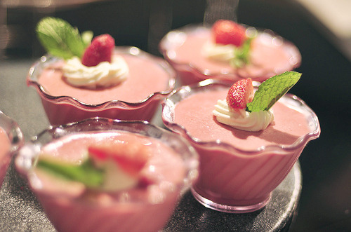 cinnahearts:  Dessert (by Diga "X" Fotografias) 