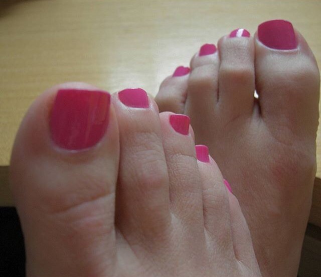 lovestoesandsoles:  10 toes of beauty.