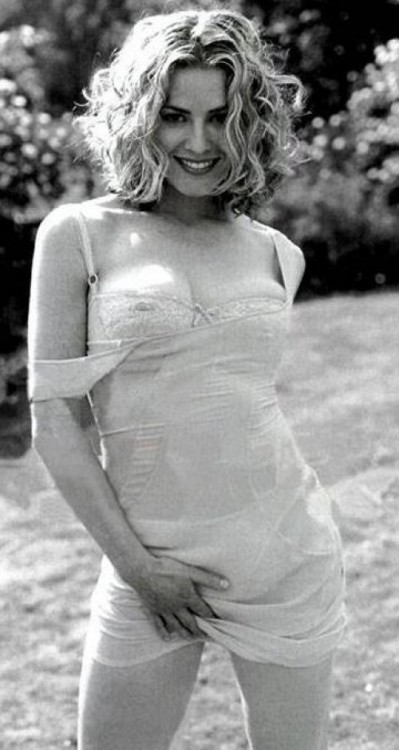 slammerpawg:  Elisabeth Shue has always been a hottie