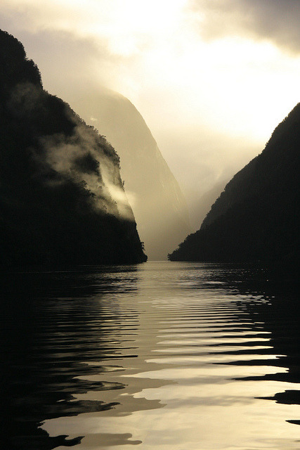 skyvvard: Doubtful Sound by kjarvis80