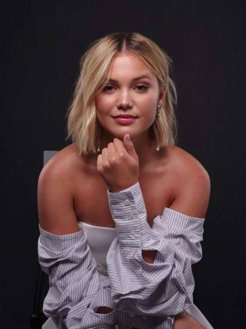 Olivia Holt  