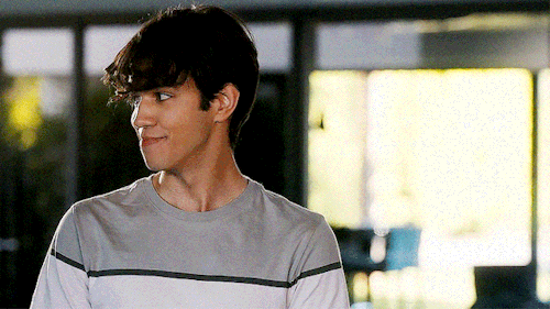 ZACK CALDERON As RAFAEL GARCIA THE WILDS (2020 - ) Season Two, Episode One 