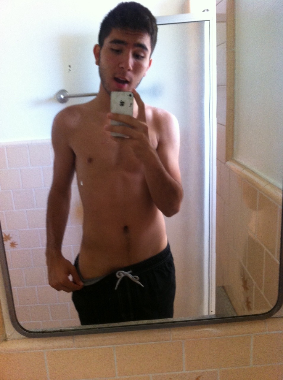 sat0mobile:  Here’s a pic of me sensually trying to show you my horrible tan line