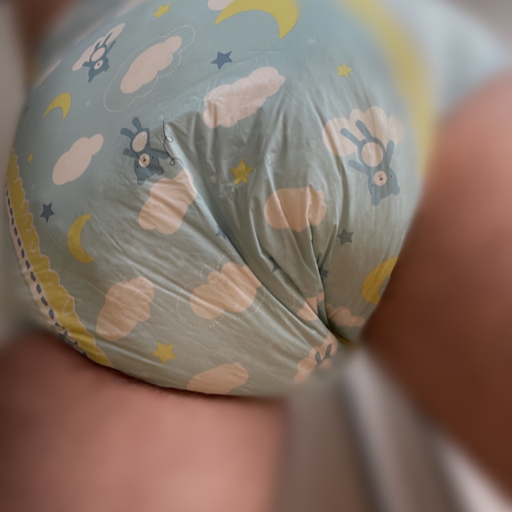 princxss-starry:daddy’s toilet😇most the pee in this diaper