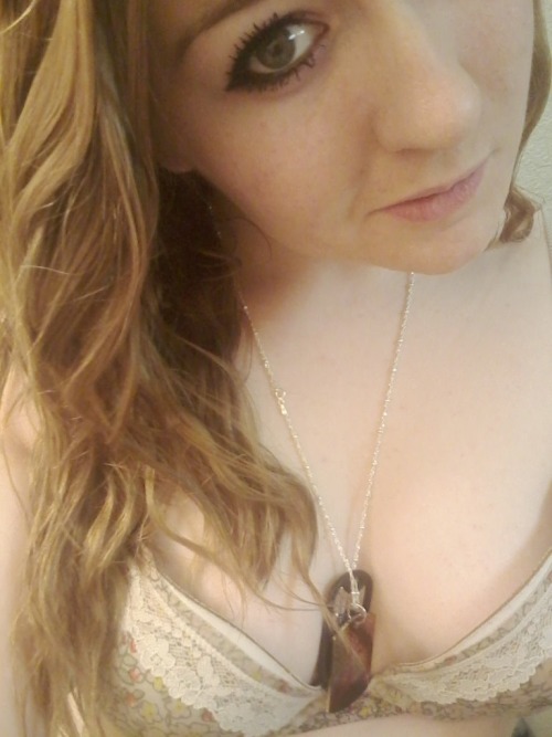 freaknoldmuthafukka:  mymarinemindpart2:  Very pretty military girl pt 3  Beautiful eyes and a nice ass to bite on! 