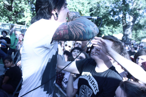 kellinquins:  Dream on, dreamer. Photo by camille’s photography. 