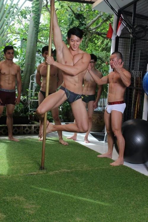 j-aime-asian-men:  Wow nice - by Justin Lim