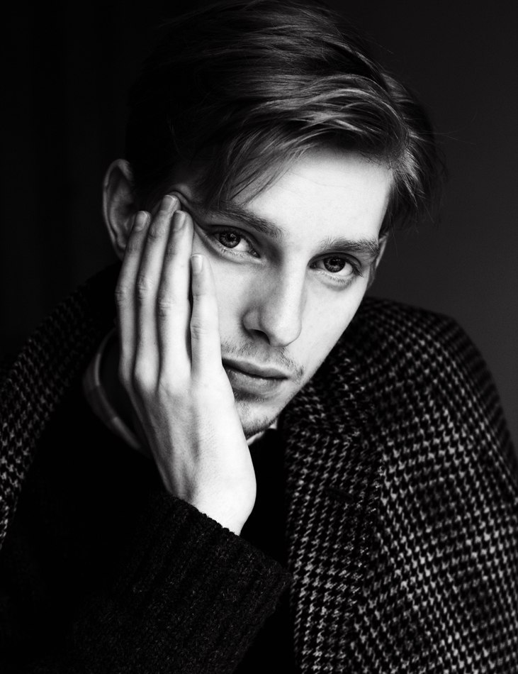 noirvogue:  fuckyeahmodelhomme:  Thomas Penfound  Good lord &lt;3 