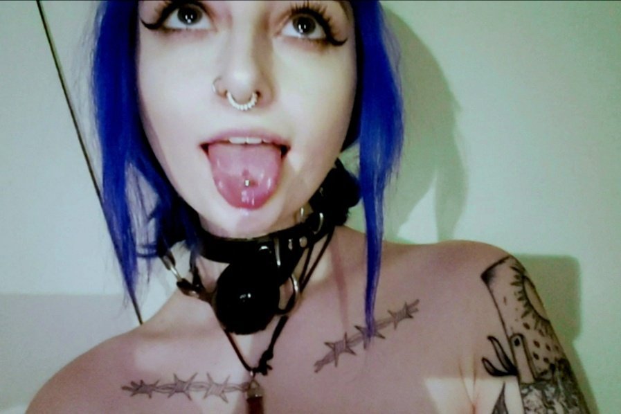 white-hot-moon:can you believe i look this cute with my mouth full? onlyfans ❤